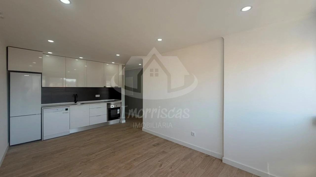 Apartamento T2 para Venda em Odivelas Foto 4