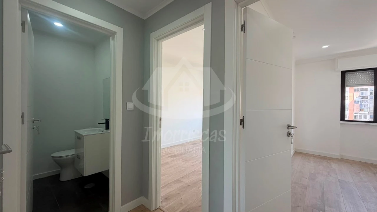 Apartamento T2 para Venda em Odivelas Foto 24