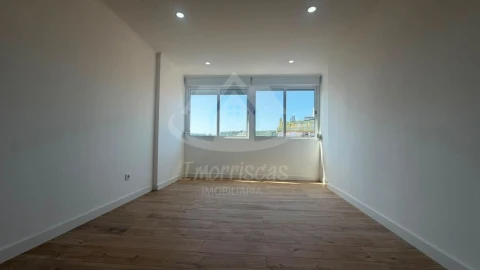 Apartamento T2 para Venda em Odivelas