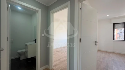 Apartamento T2 para Venda em Odivelas