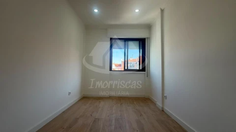 Apartamento T2 para Venda em Odivelas