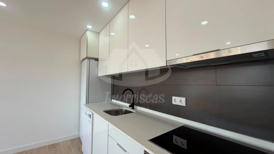 Apartamento T2 para Venda em Odivelas Foto 3