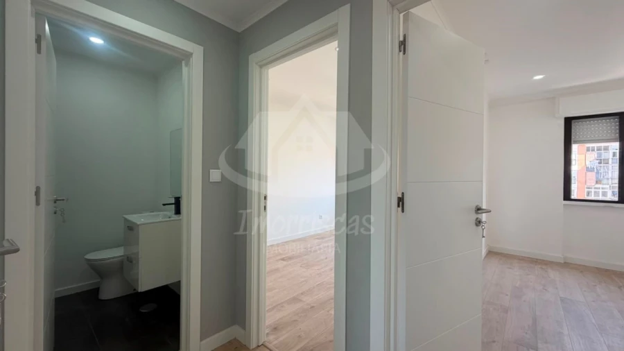 Apartamento T2 para Venda em Odivelas Foto 24