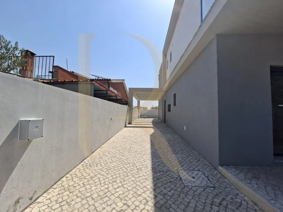 Moradia T3 para Venda em Fernao Ferro Foto 20