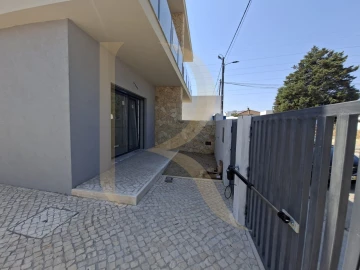Moradia T3 para Venda em Fernao Ferro