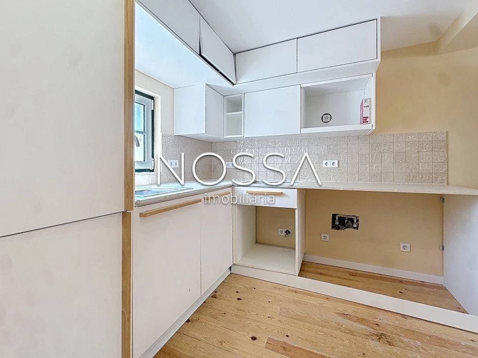 Apartamento T1 para Venda em Santa Maria Maior Foto 1
