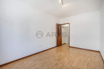 Apartamento T2 para Venda em Real, Dume e Semelhe