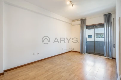 Apartamento T2 para Venda em Real, Dume e Semelhe