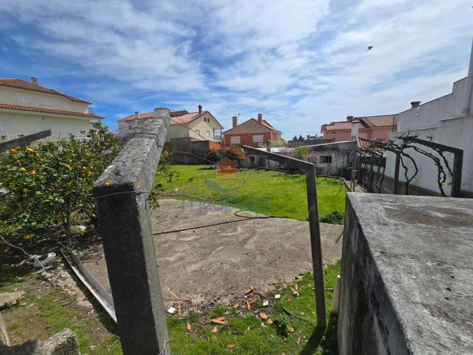 Terreno para Venda em Santo António dos Cavaleiros e Frielas Foto 4