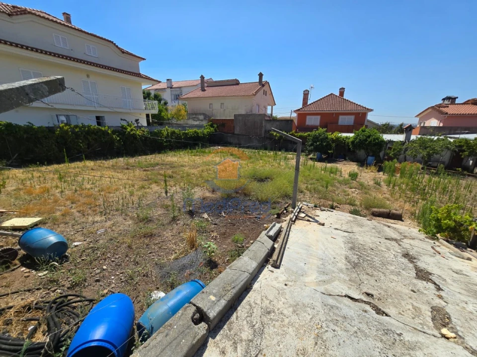 Terreno para Venda em Santo António dos Cavaleiros e Frielas Foto 5
