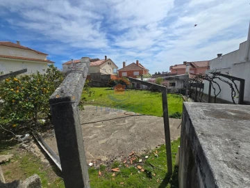 Terreno para Venda em Santo António dos Cavaleiros e Frielas