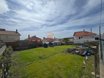 Terreno para Venda em Santo António dos Cavaleiros e Frielas