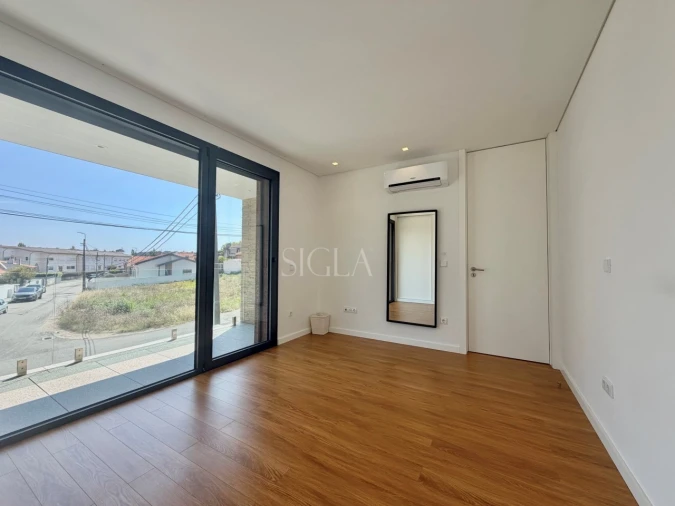 Moradia T4 para Arrendamento em Canidelo Foto 35