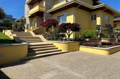 Moradia T6 para Venda em Seroa