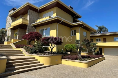 Moradia T6 para Venda em Seroa