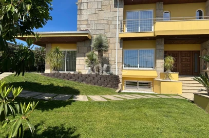 Moradia T6 para Venda em Seroa