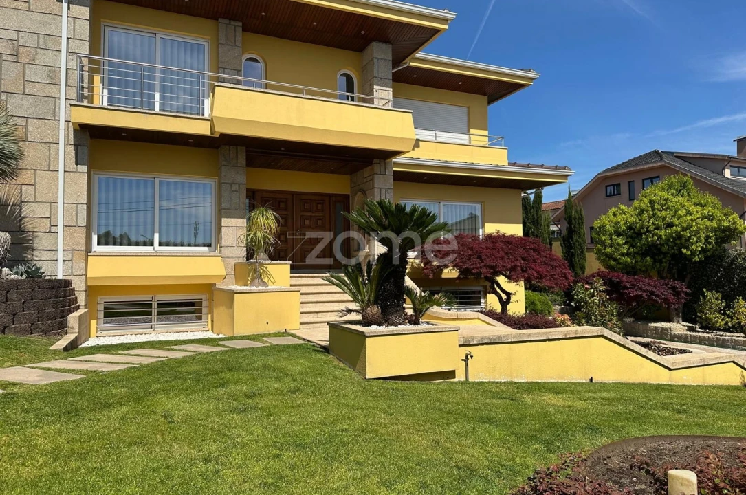 Moradia T6 para Venda em Seroa Foto 5