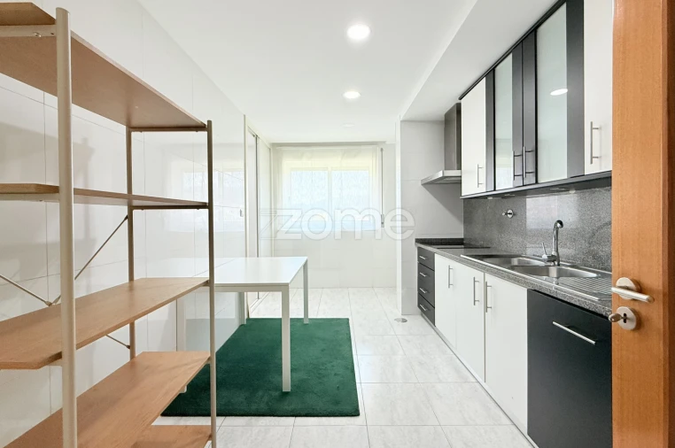 Apartamento T3 para Arrendamento em Vale (São Martinho) Foto 2