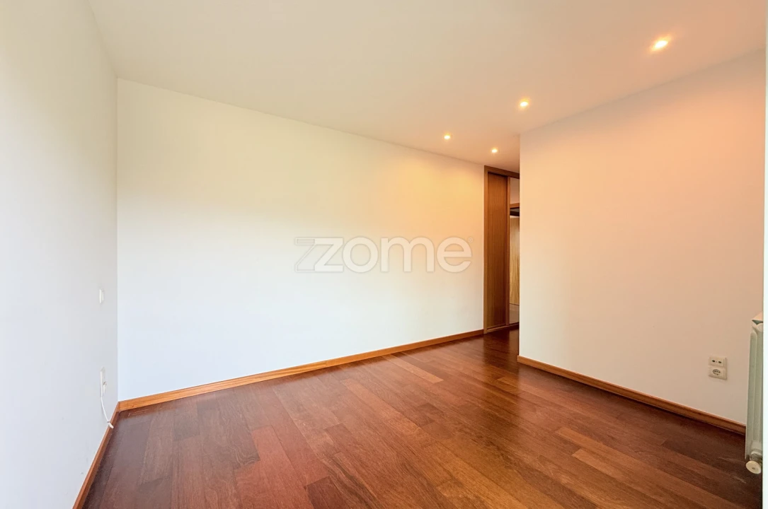 Apartamento T3 para Arrendamento em Vale (São Martinho) Foto 19