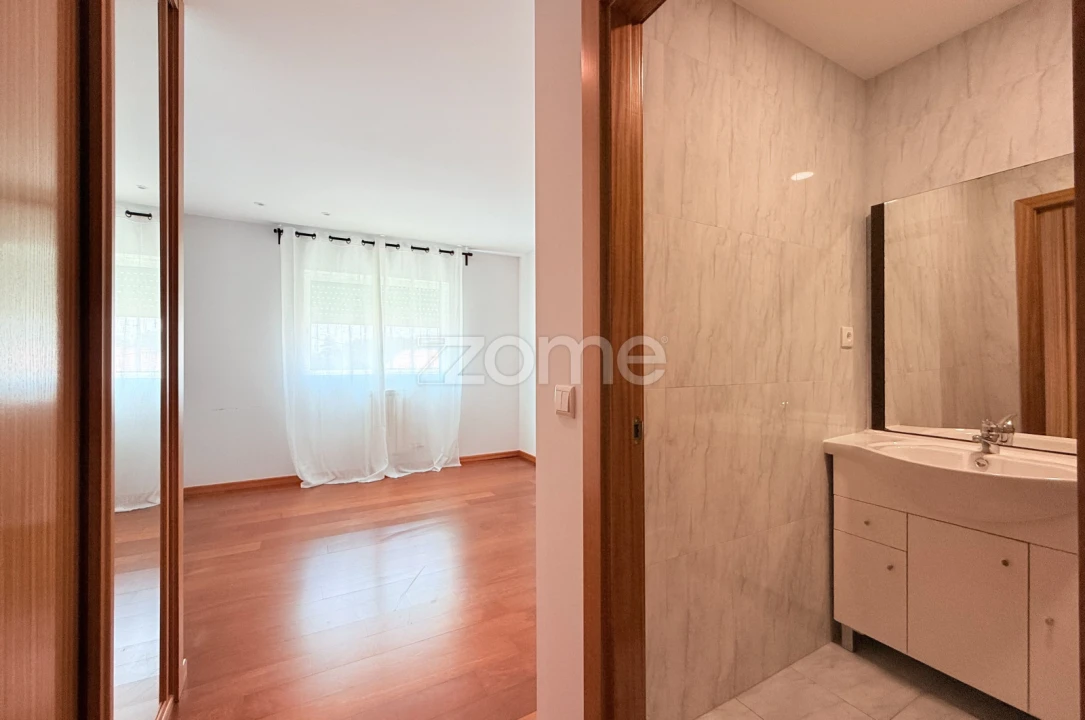 Apartamento T3 para Arrendamento em Vale (São Martinho) Foto 13