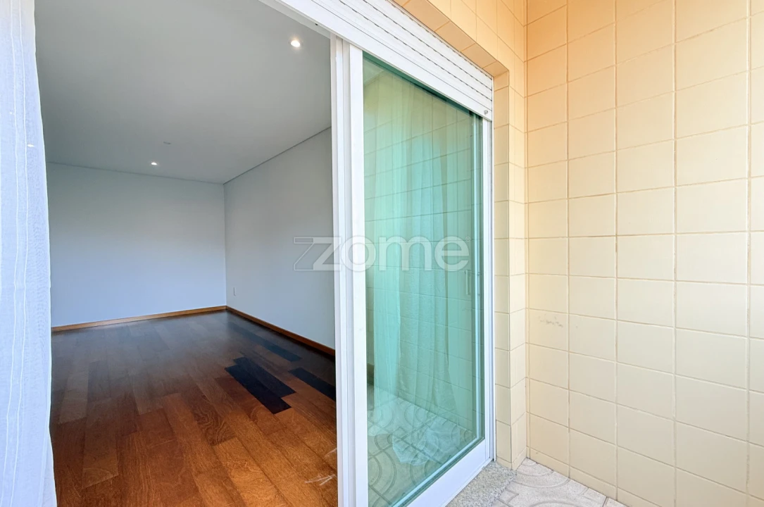 Apartamento T3 para Arrendamento em Vale (São Martinho) Foto 9
