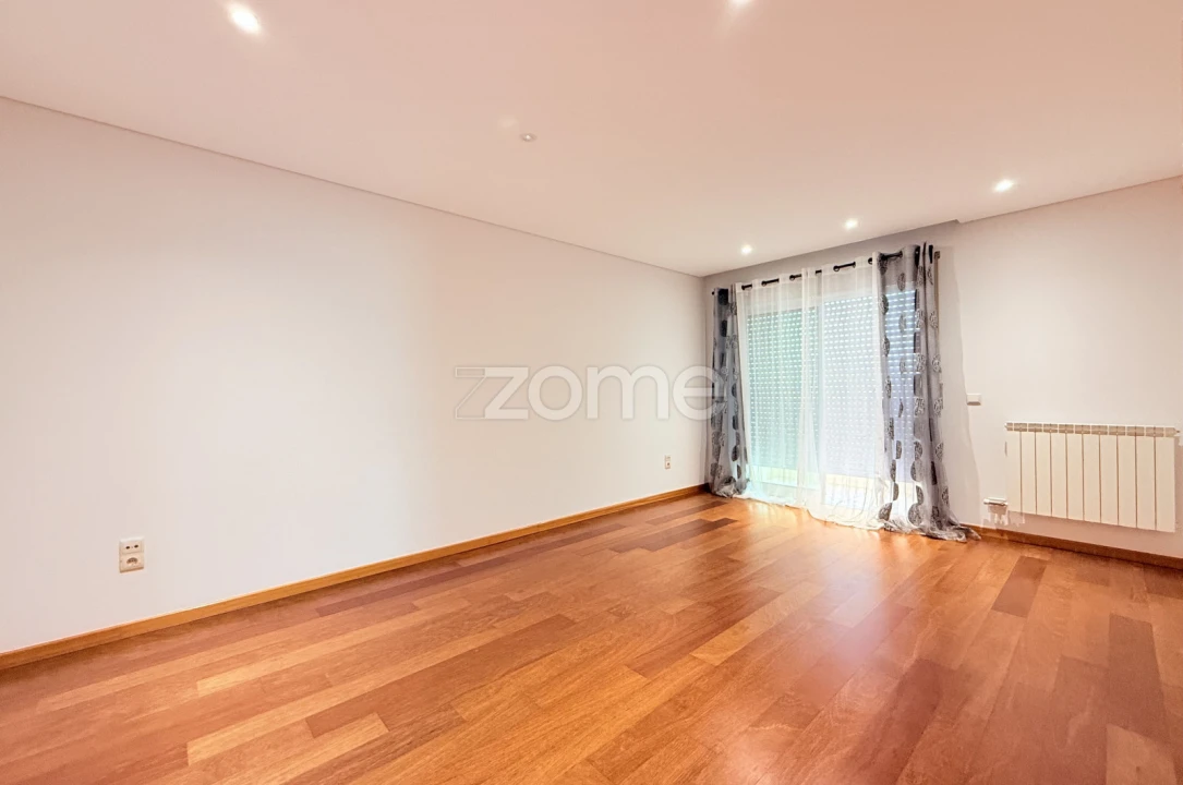 Apartamento T3 para Arrendamento em Vale (São Martinho) Foto 7