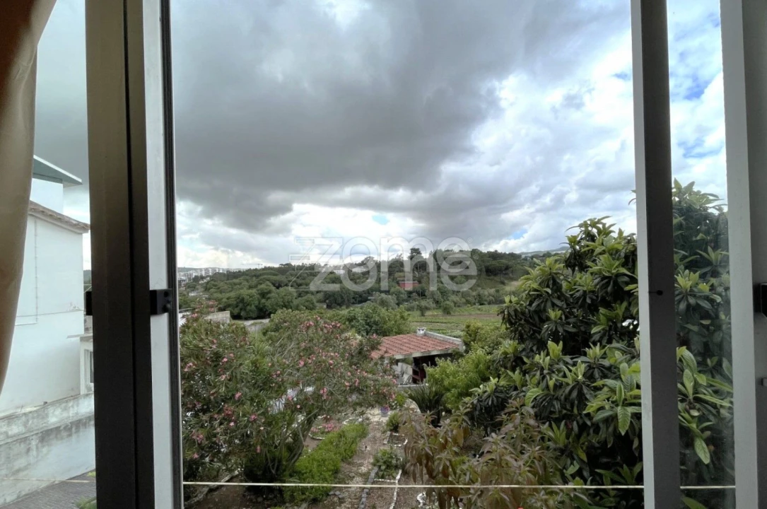 Apartamento T2 para Venda em Santo Antão e São Julião do Tojal Foto 15