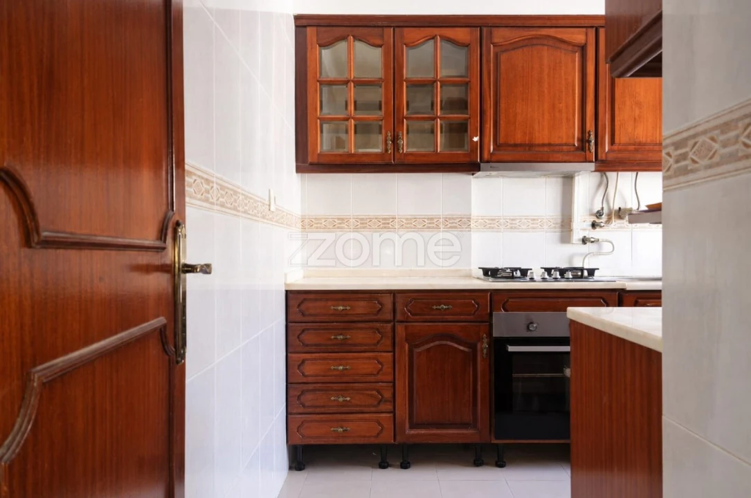Apartamento T2 para Venda em Rio de Mouro Foto 10