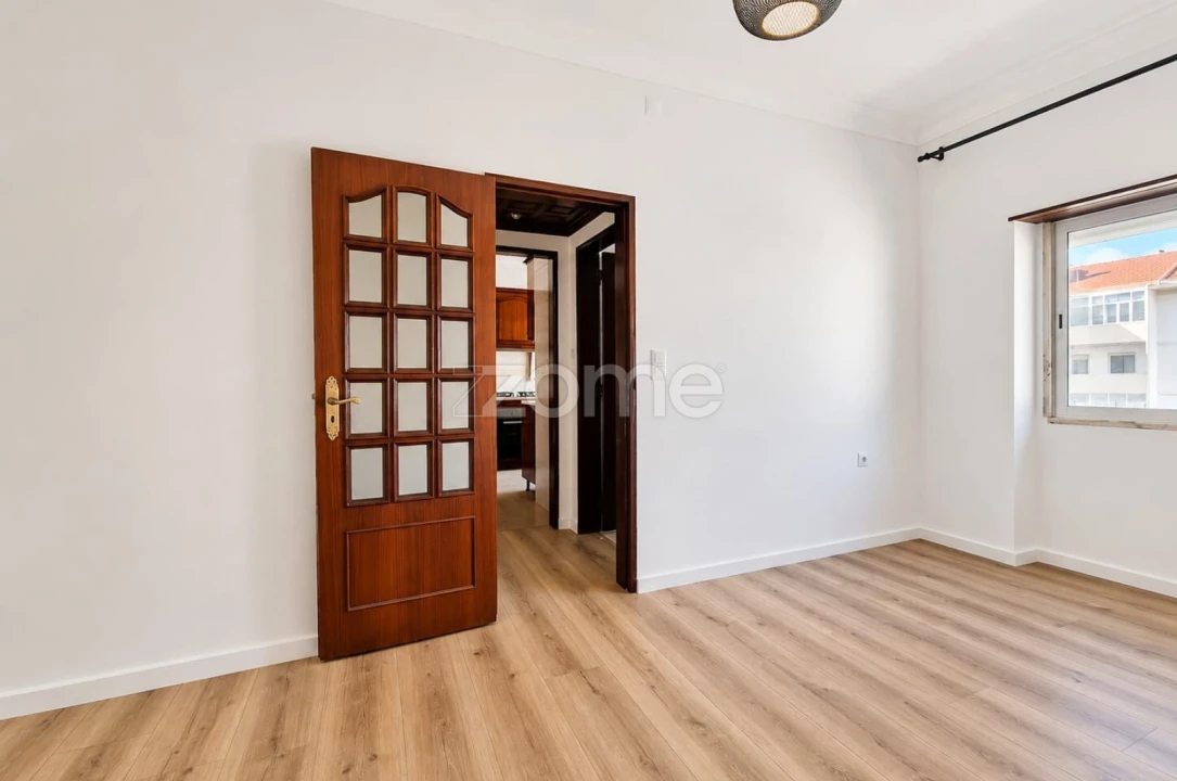 Apartamento T2 para Venda em Rio de Mouro Foto 4
