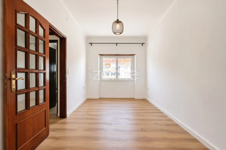Apartamento T2 para Venda em Rio de Mouro Foto 2