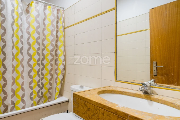Apartamento T2 para Venda em Santo António Foto 8