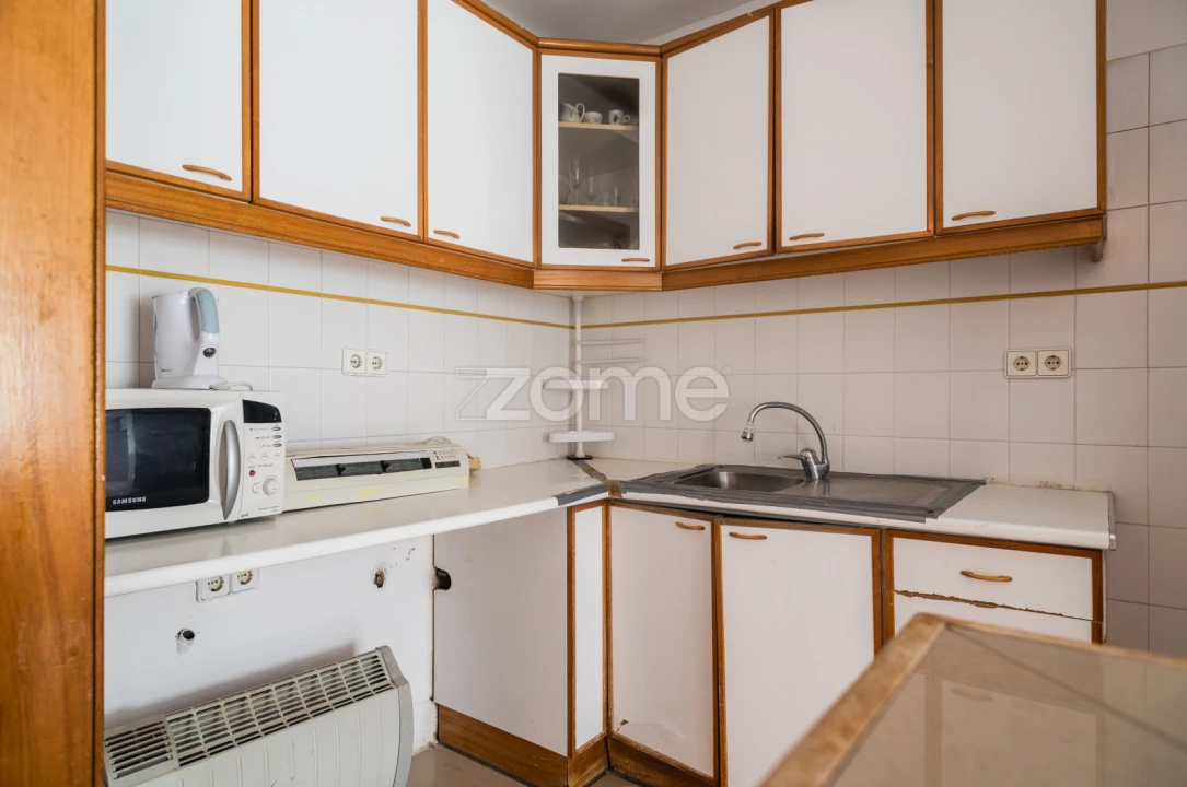 Apartamento T2 para Venda em Santo António Foto 16