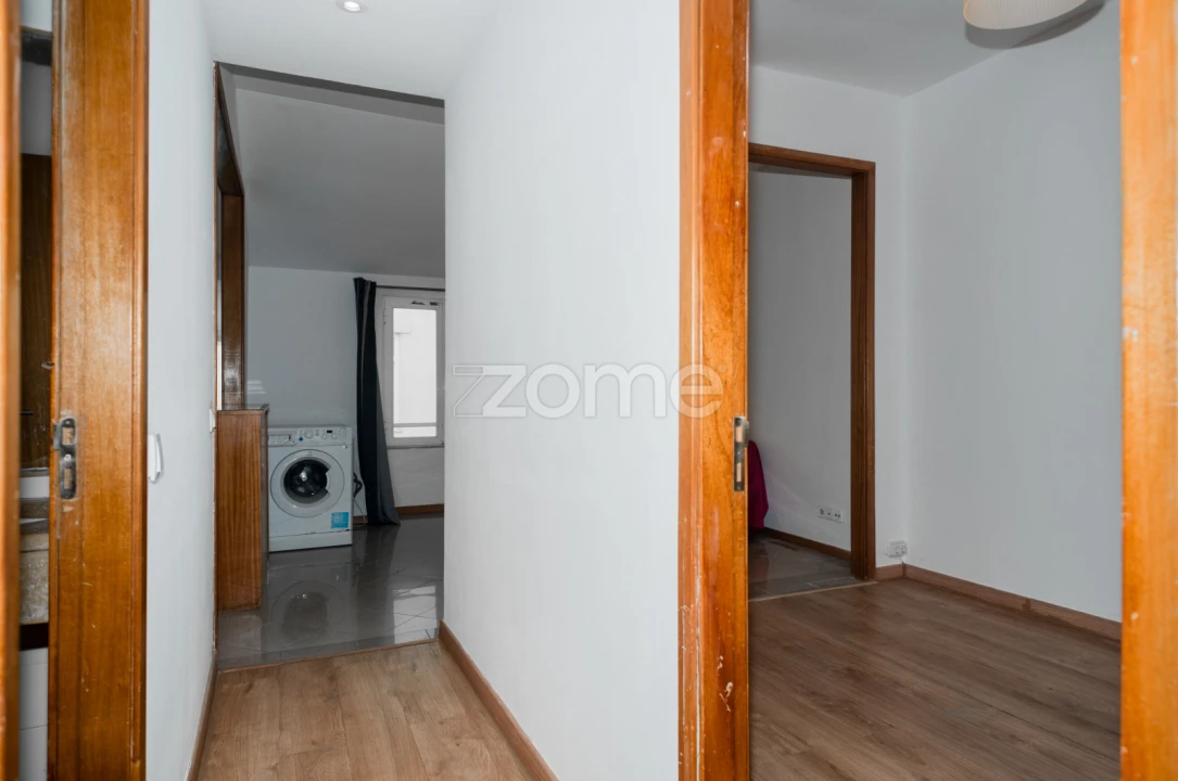 Apartamento T2 para Venda em Santo António Foto 6