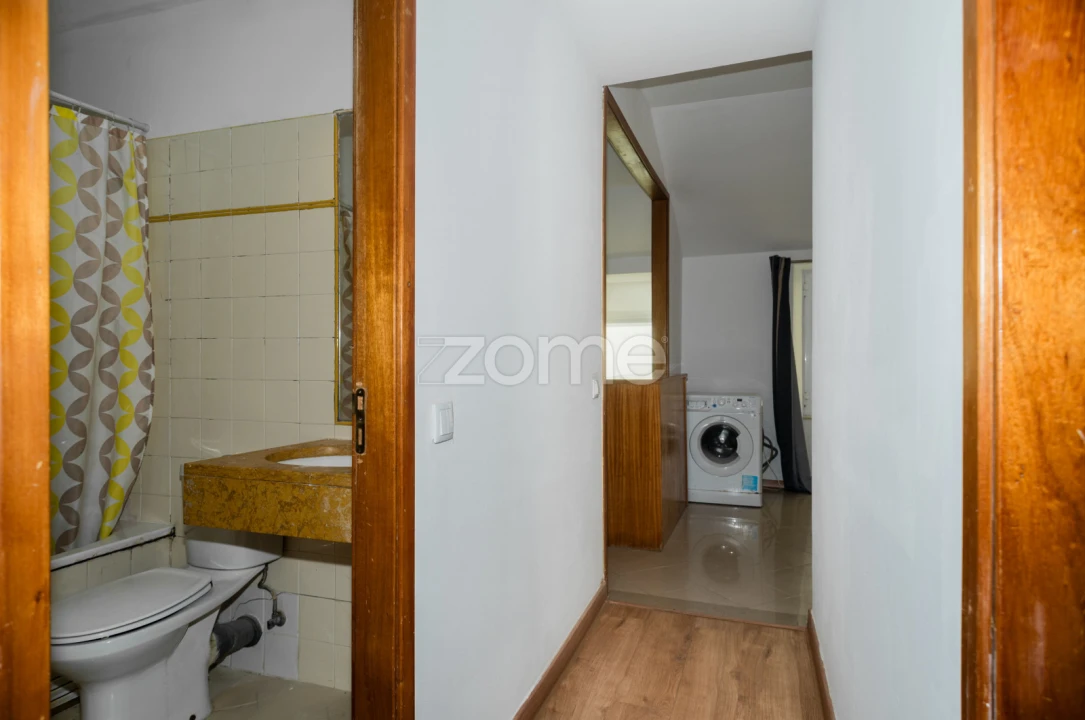 Apartamento T2 para Venda em Santo António Foto 7