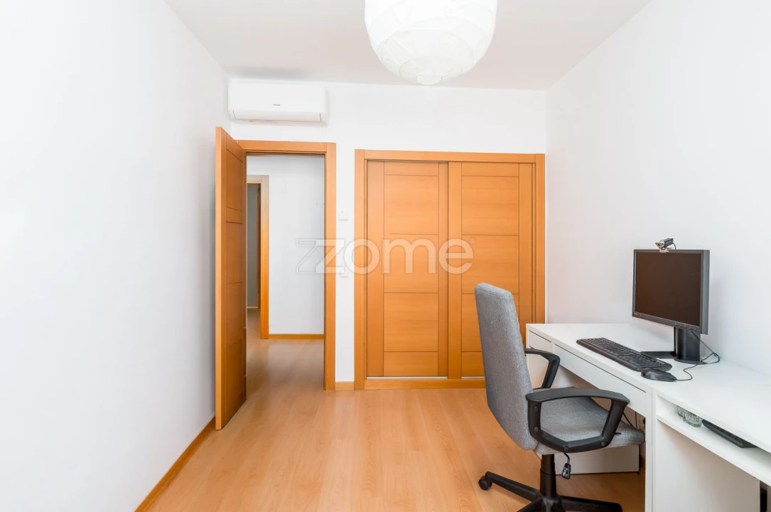 Apartamento T3 para Venda em Seixal, Arrentela e Aldeia de Paio Pires Foto 25