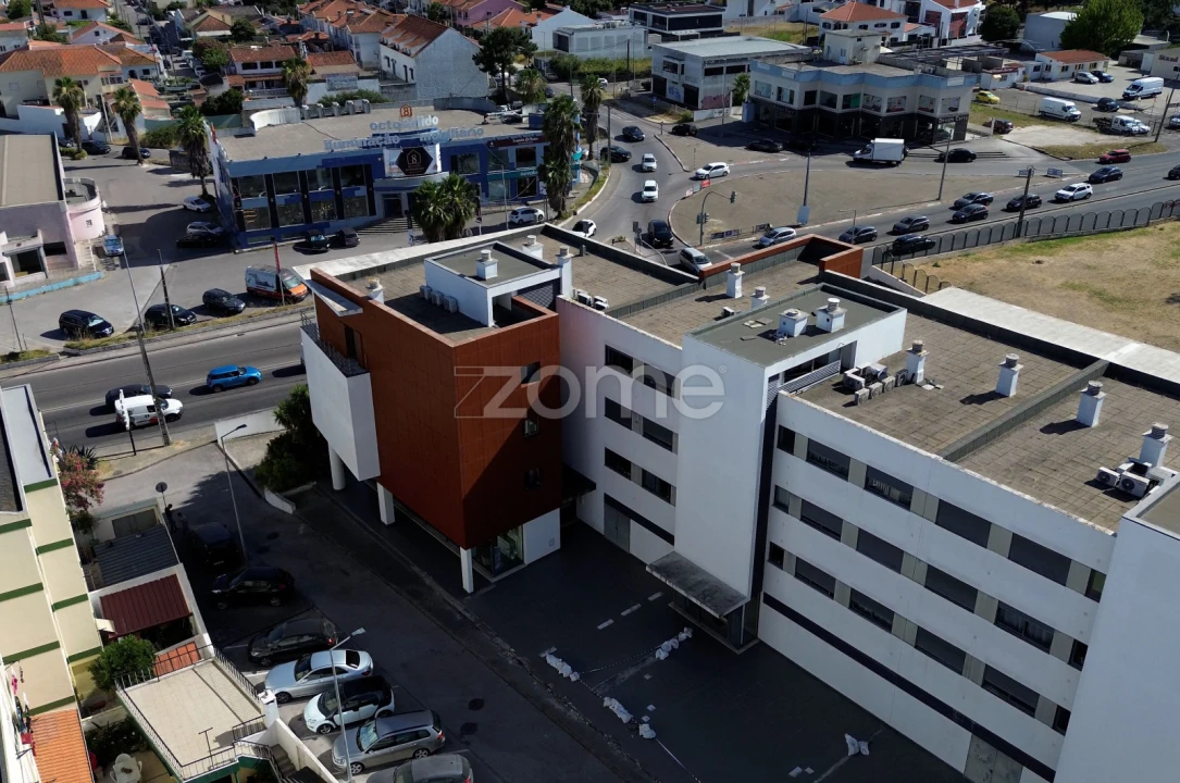 Apartamento T3 para Venda em Seixal, Arrentela e Aldeia de Paio Pires Foto 40