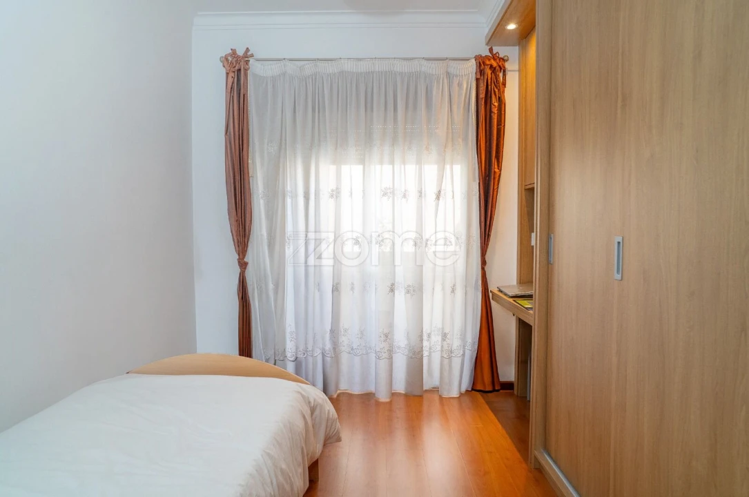 Apartamento T3 para Venda em Corroios Foto 24