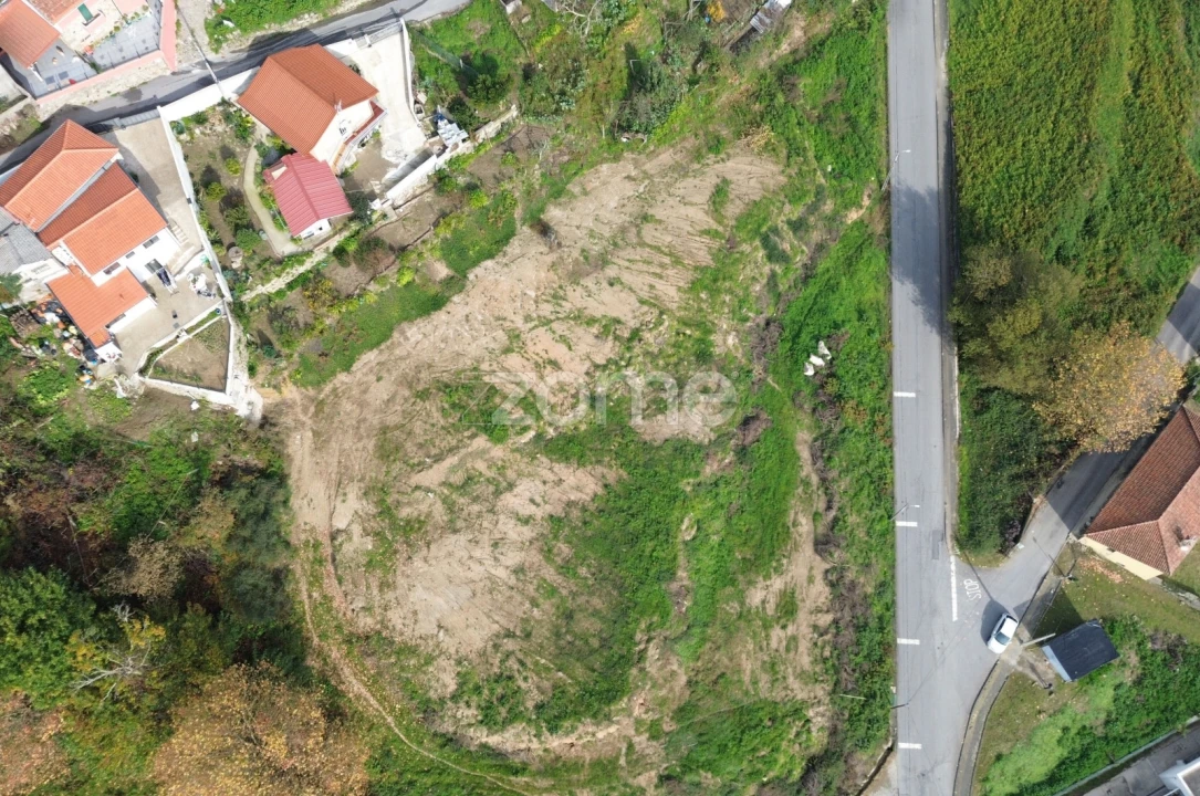 Terreno para Venda em Torrados e Sousa Foto 2