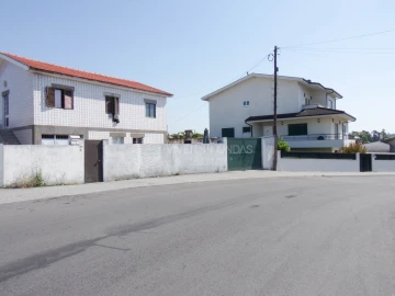 Moradia T6 para Venda em Paredes