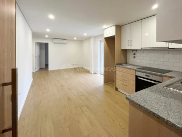 Apartamento T2 para Venda em Fundão, Valverde, Donas, A. Joanes, A. Nova Cabo