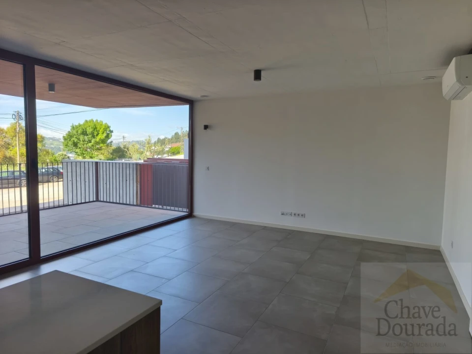 Apartamento T2 para Venda em Santo Antonio dos Olivais Foto 1