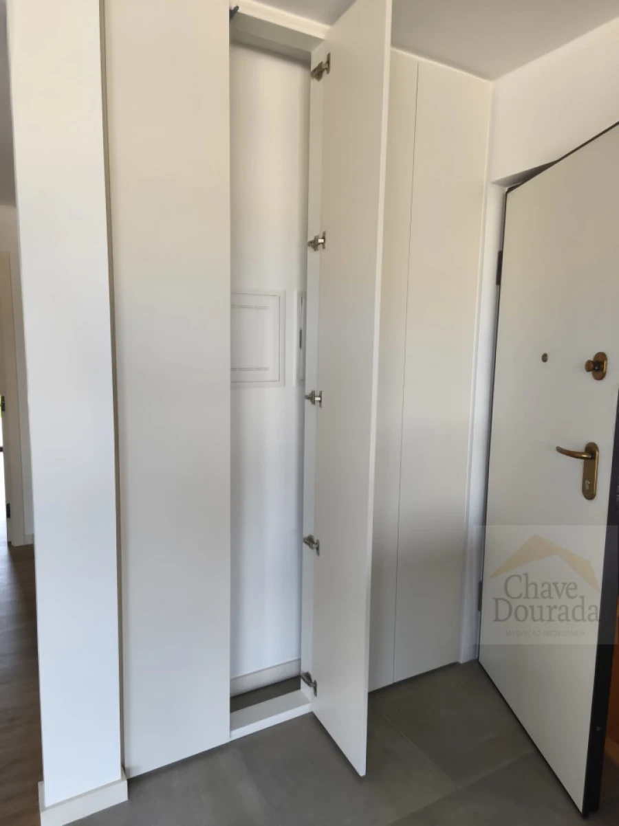 Apartamento T2 para Venda em Santo Antonio dos Olivais Foto 13