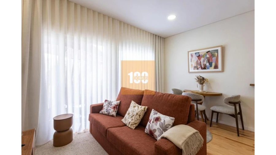 Apartamento T1 para Venda em Cedofeita, Santo Ildefonso, Sé, Miragaia, São Nicolau e Vitória Foto 2