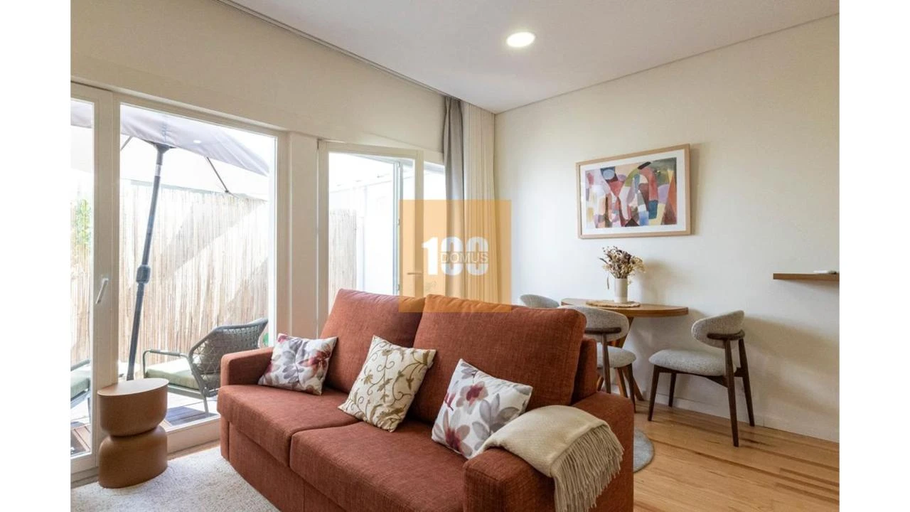 Apartamento T1 para Venda em Cedofeita, Santo Ildefonso, Sé, Miragaia, São Nicolau e Vitória Foto 1