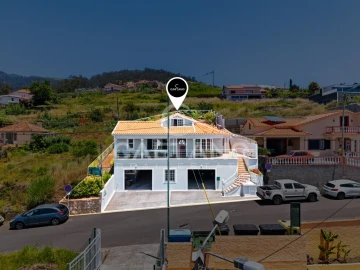 Moradia T4 para Venda em Arco da Calheta
