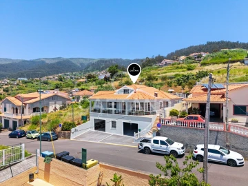 Moradia T4 para Venda em Arco da Calheta
