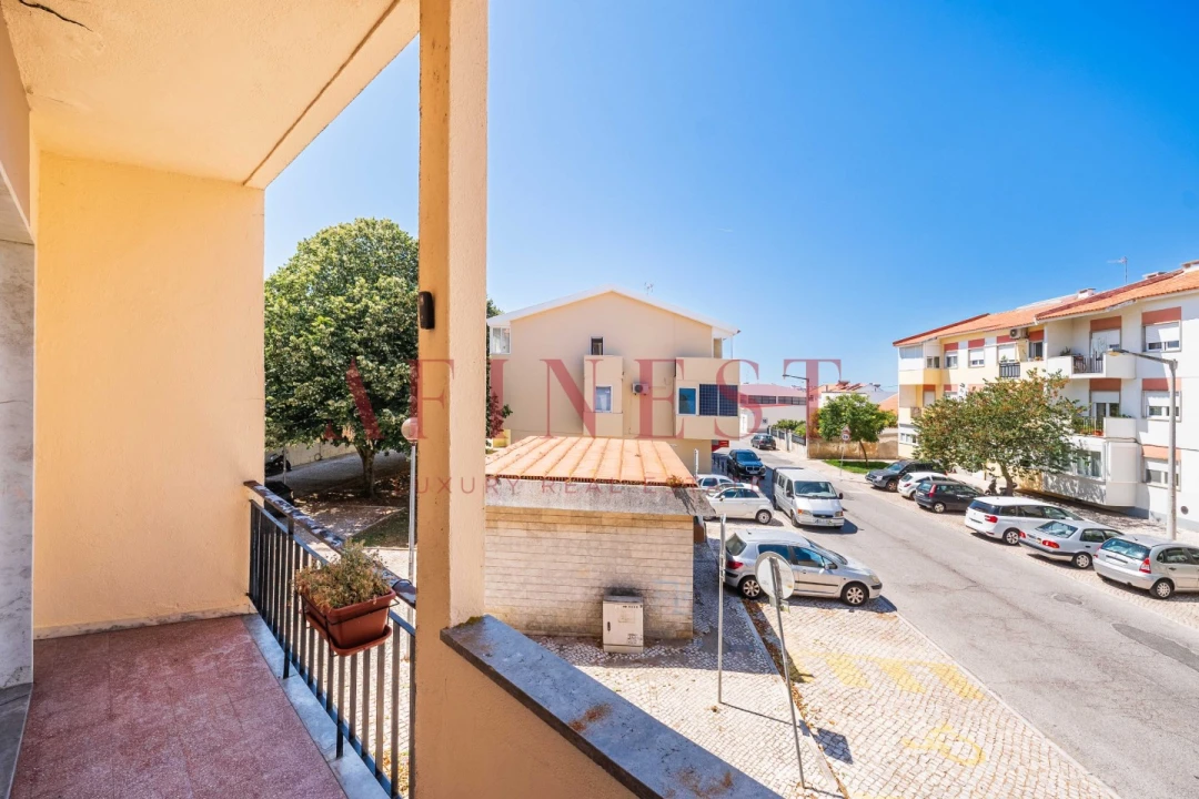 Apartamento T2 para Venda em São Domingos de Rana Foto 8