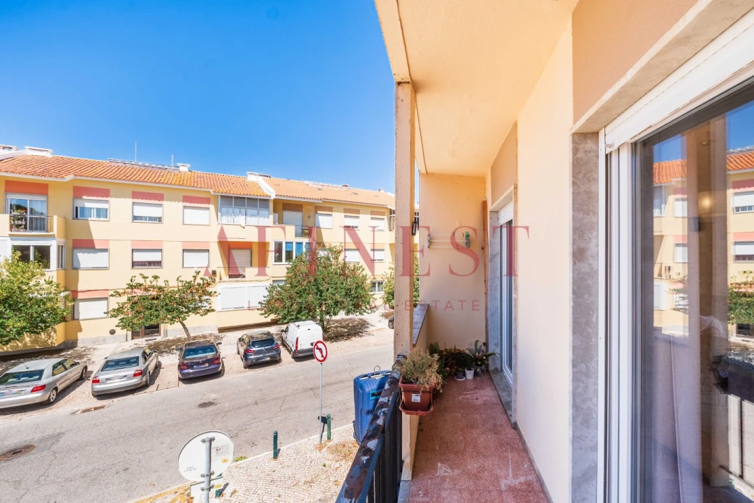 Apartamento T2 para Venda em São Domingos de Rana Foto 9