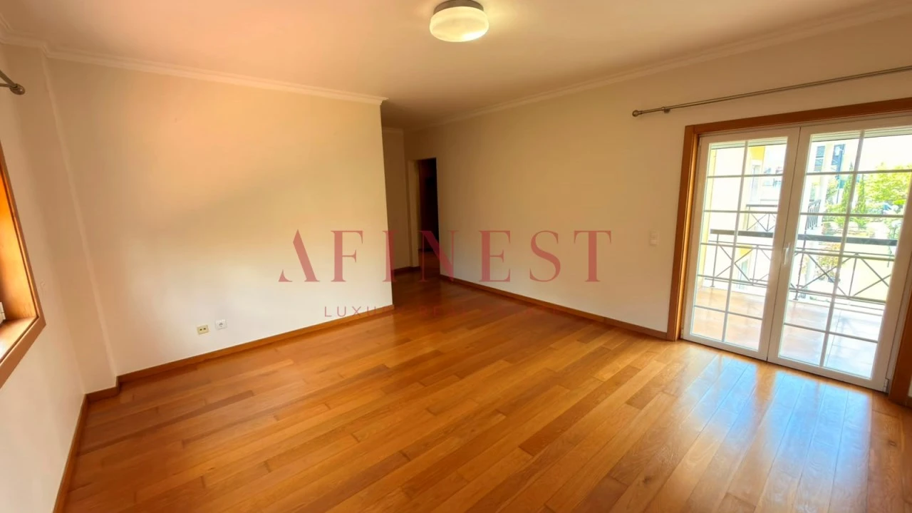 Apartamento T4 para Arrendamento em Santa Maria e São Miguel, São Martinho, São Pedro Penaferrim Foto 24