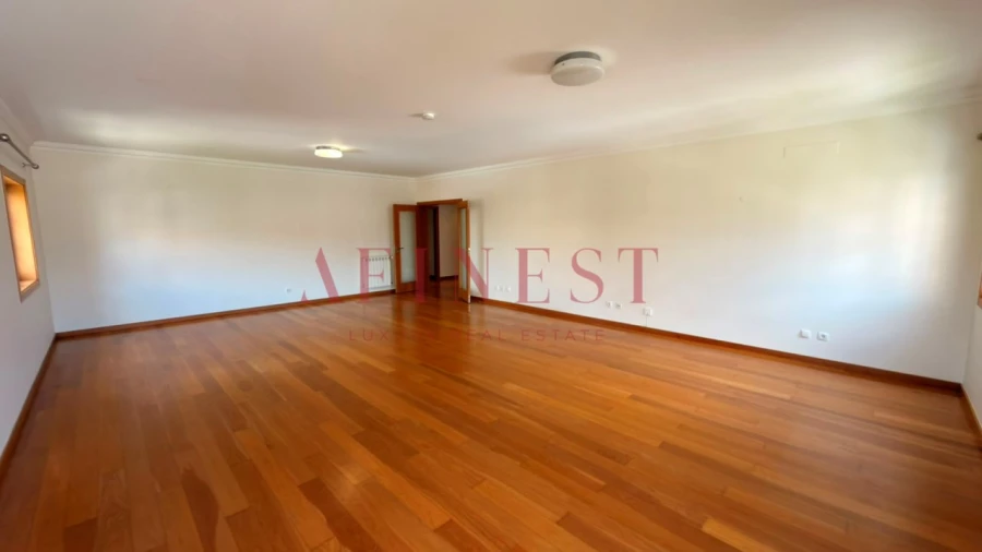 Apartamento T4 para Arrendamento em Santa Maria e São Miguel, São Martinho, São Pedro Penaferrim Foto 9